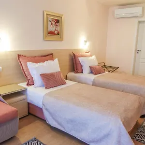 Acropolis Hotel